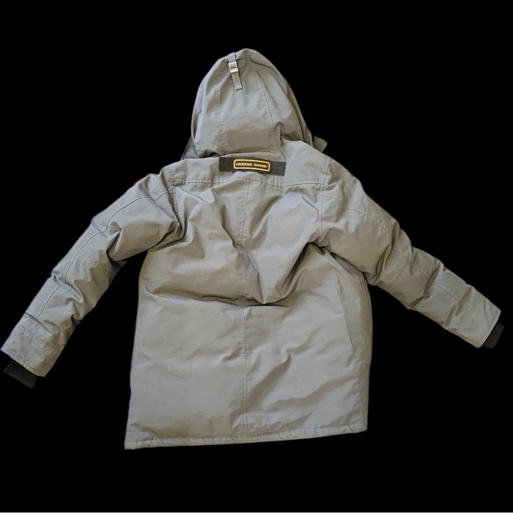 CANADA GOOSE CHATEAU PARKA - Picture 2 of 6